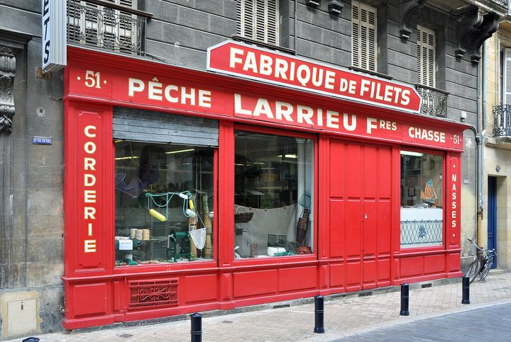 Vitrophanie, PLV & stands — Vitrine, dépoli, PLV magasin, stands et salons